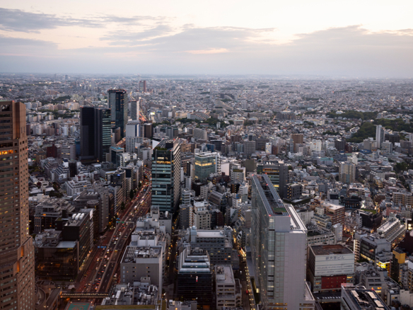 Vista aérea de zona inmobiliaria moderna en la Ciudad de México, ideal para invertir en 2025