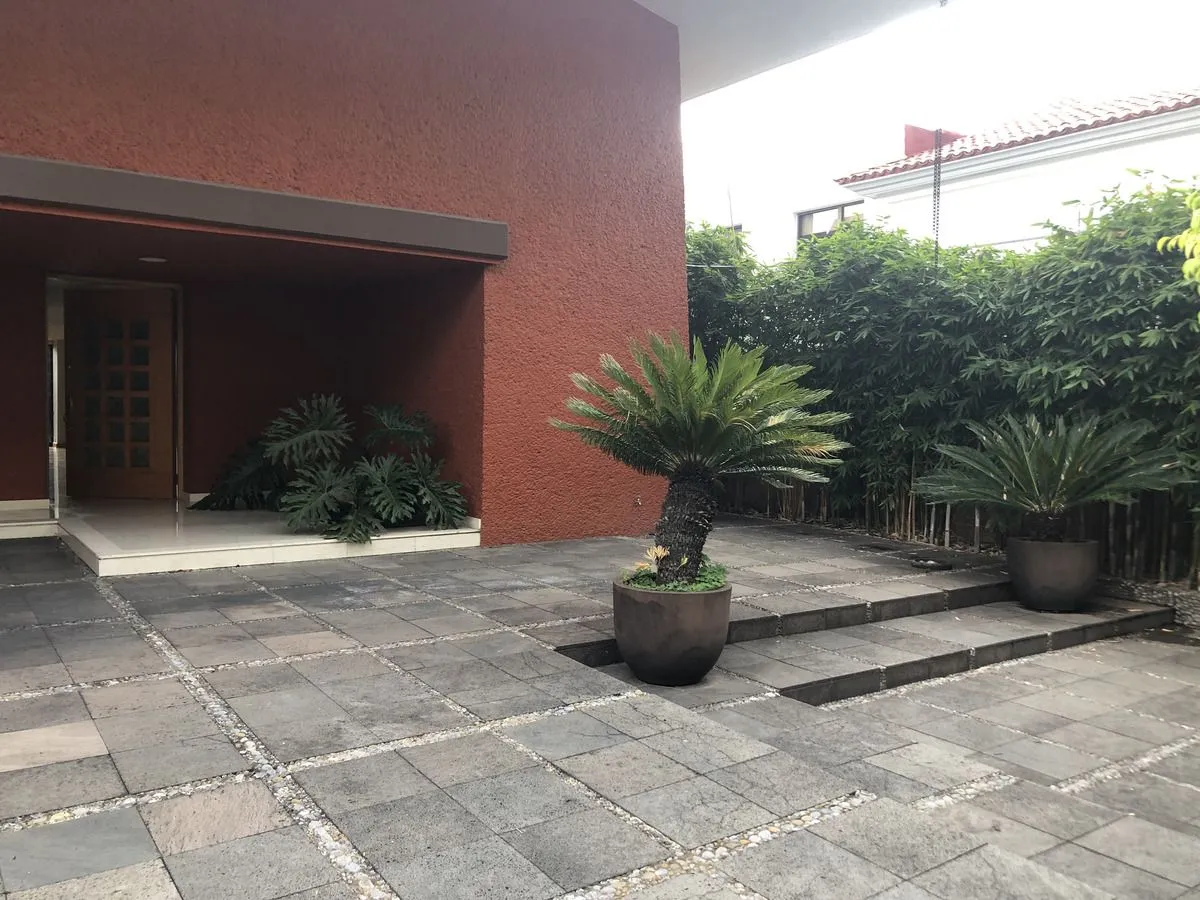 CASA EN VENTA O RENTA EN BOSQUES DE LAS LOMAS